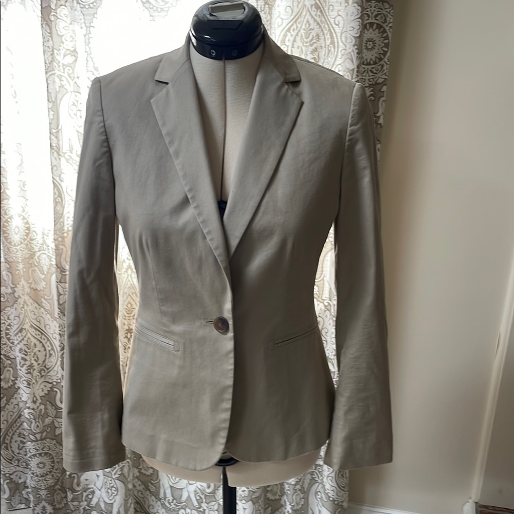 Ladies Blazer size 2P